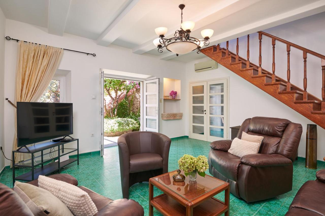 Villa Magnolia 챠브타트 외부 사진