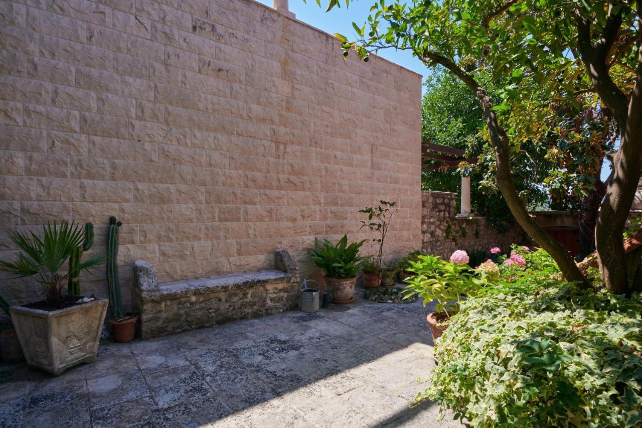 Villa Magnolia 챠브타트 외부 사진