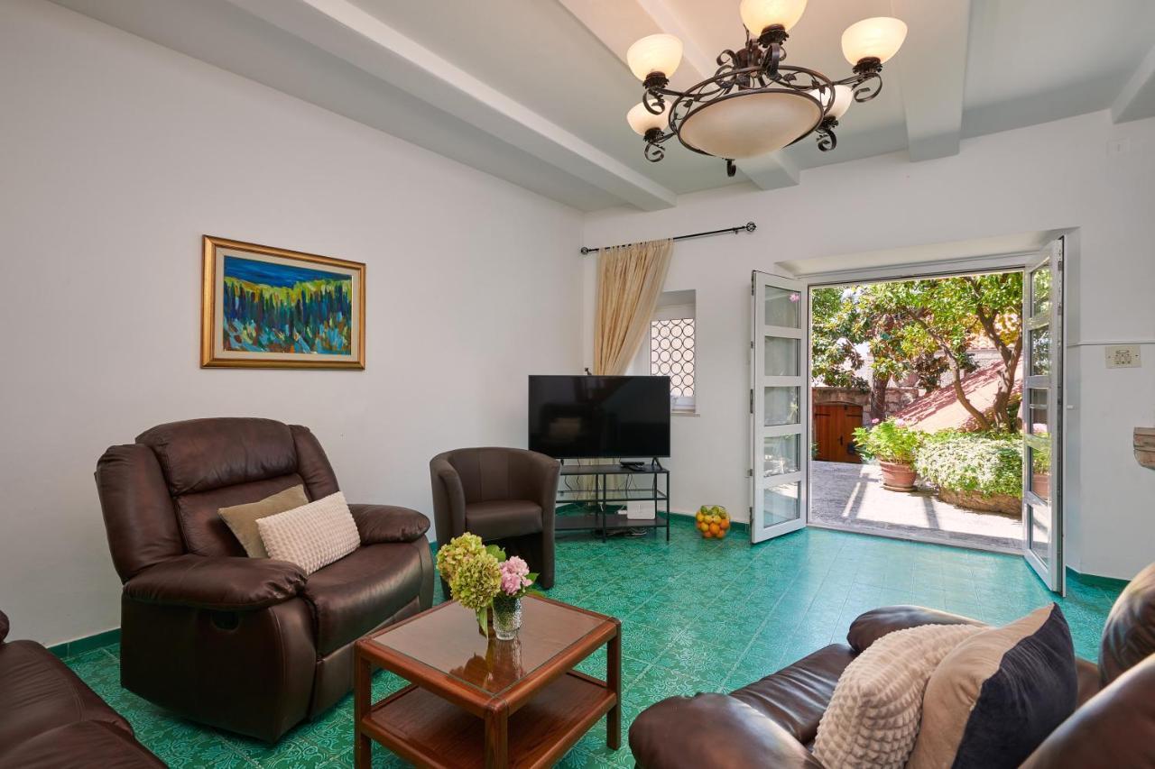 Villa Magnolia 챠브타트 외부 사진